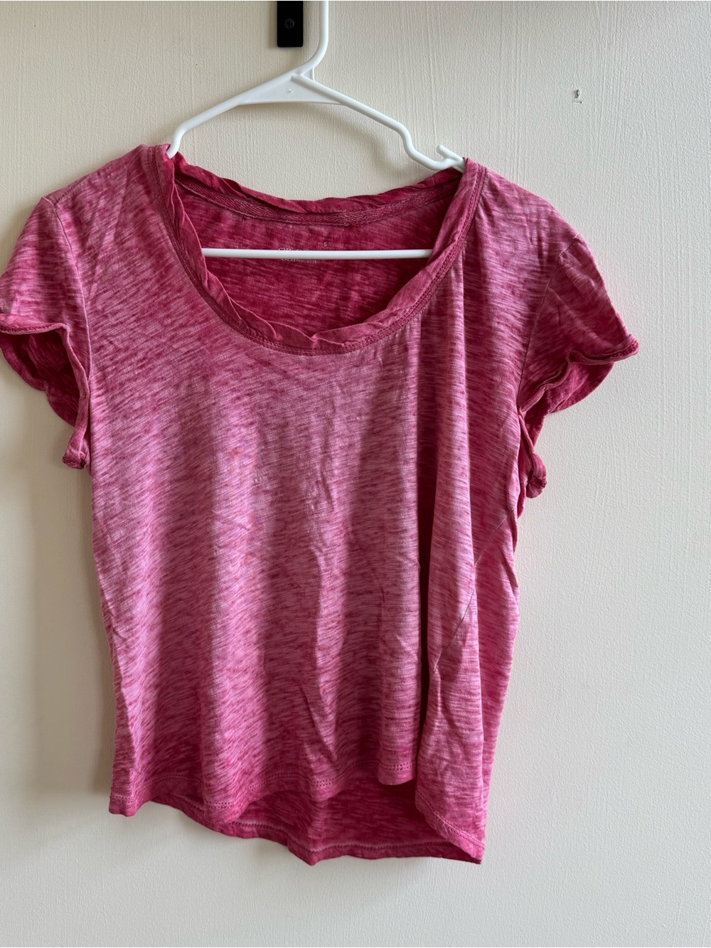 Anthropologie Pilcro short sleeve burnout/slub tee in a heathered raspberry pink